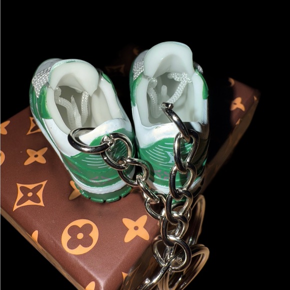 Mini 3D fashion Sneaker Keychains! - Picture 4 of 4